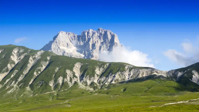 Alla ricerca del neutrino di Majorana sotto la cima del Gran Sasso