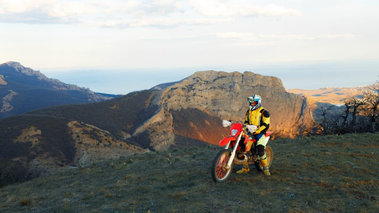 motocross-sport-in-montagna