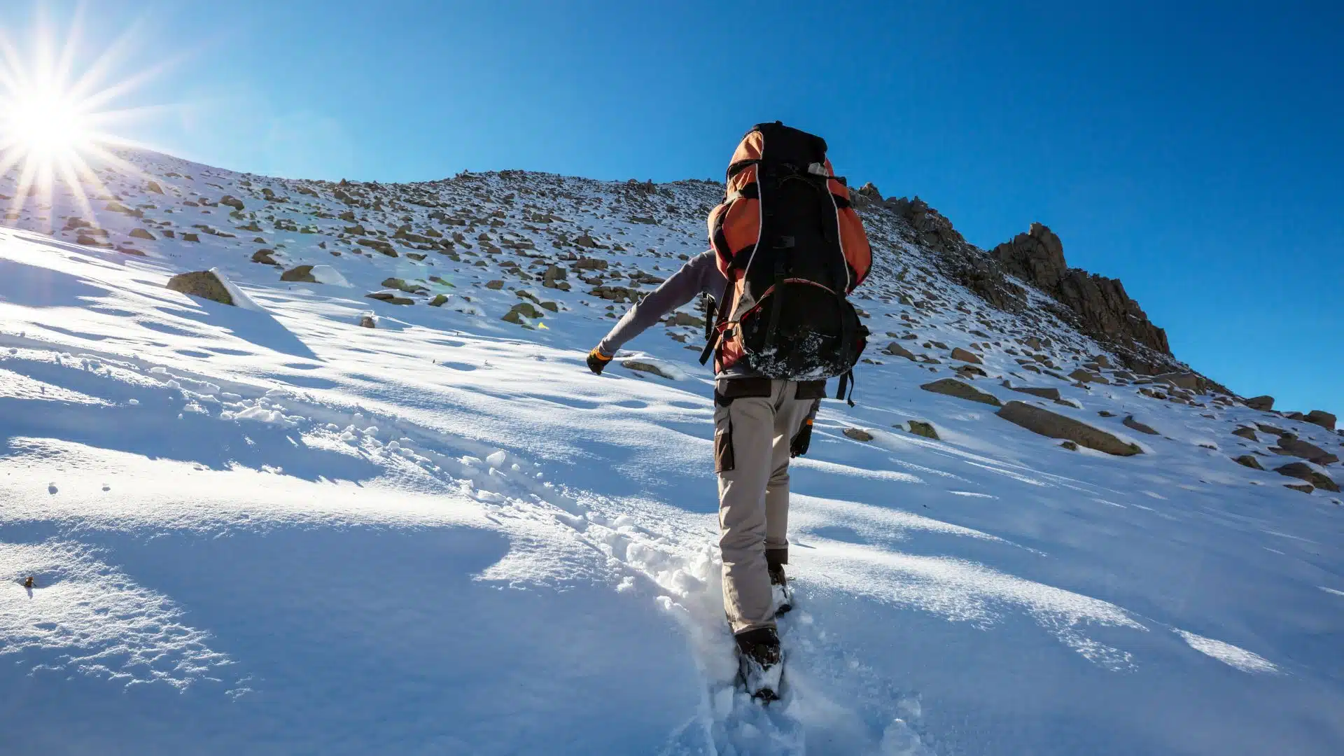 https://mountaingenius.org/wp-content/uploads/2023/06/Trekking-in-montagna-dinverno.jpg.webp