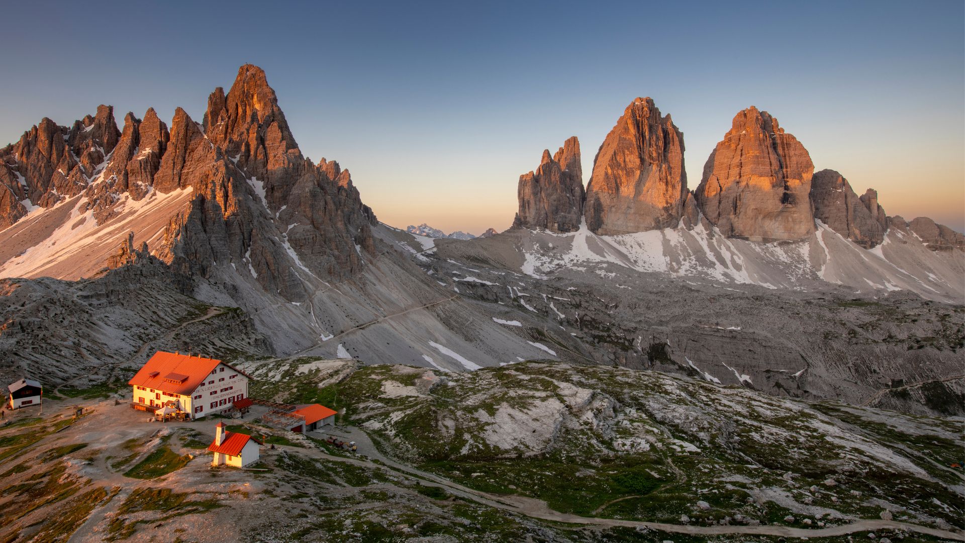 Rifugio Locatelli, versante Nord delle Tre Cime di Lavaredo. Foto Canva