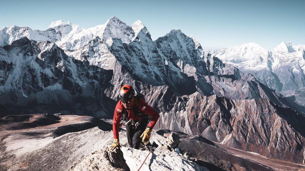 Un momento dal record all'Ama Dablam. Foto Matheo Jacquemoud Instagram
