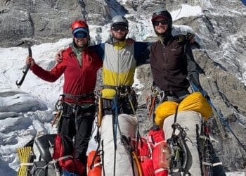 “Brillant Blue”, la nuova via di Black, Musiyenko e Wyatt sul White Sapphire, in India