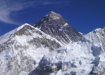 L'Everest dal versante tibetano. Foto Pixabay