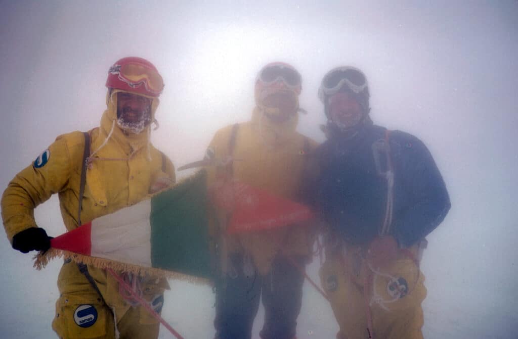Daniele Chiappa, Pino Negri e Casimiro Ferrari in cima al Cerro Torre. Foto archivio Ragni di Lecco