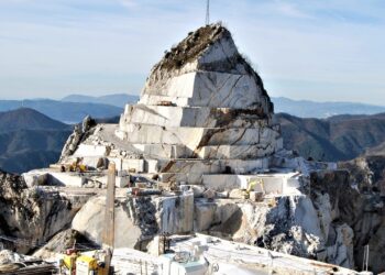 “Le montagne non ricrescono”, una due giorni per la tutela delle Apuane
