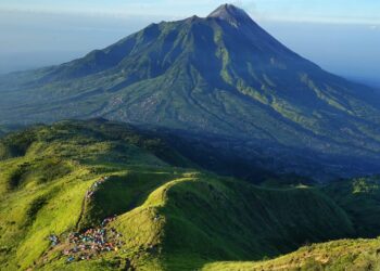 Indonesia: erutta vulcano, 22 morti
