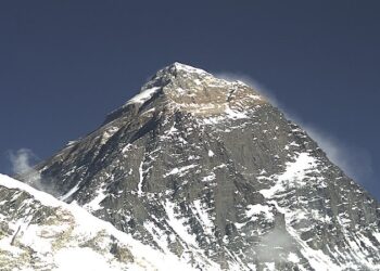 Il buon anno dall’Everest arriva con il sole!