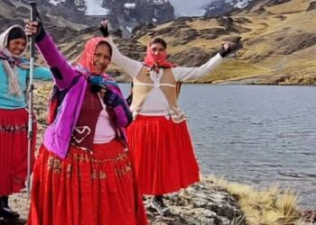 Everest: le Cholitas si preparano a scalare il tetto del mondo