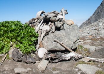 Roopkund, il misterioso Lago degli Scheletri